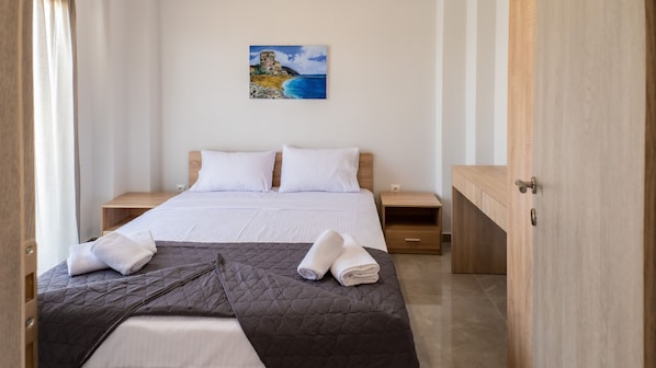 3 bedrooms, iron/ironing board, WiFi