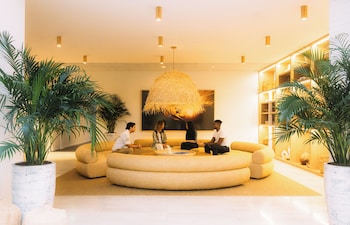 Lobby lounge at Flow Fort Lauderdale Hotel