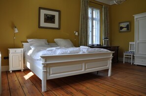 3 室のベッドルーム、アイロン / アイロン台、WiFi、ベッドシーツ