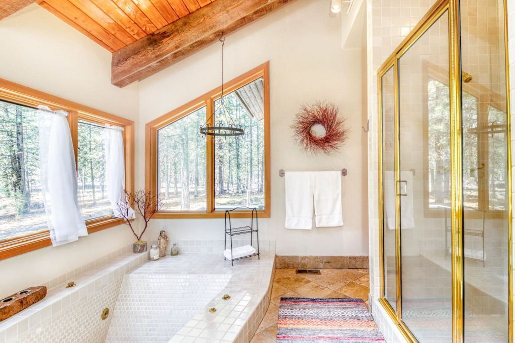 Combined shower/tub, hair dryer, towels, soap