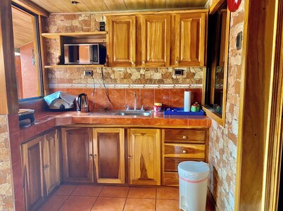 Full apartment 5 minutes Airport Ground floor and upstairs with internet connection