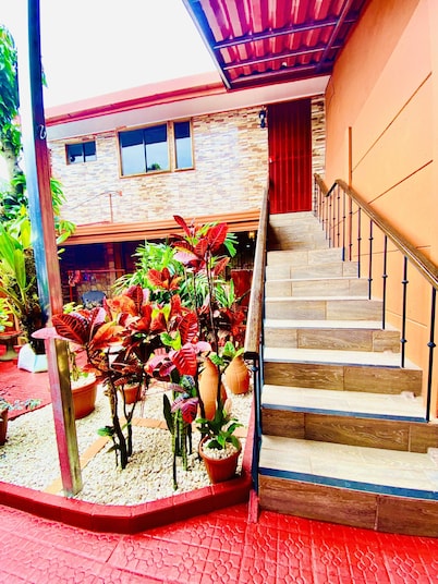 Full apartment 5 minutes Airport 2nd floor, high internet connection