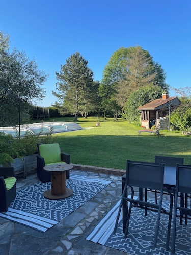 Maison familiale au calme avec piscine & balnéo – proche Giverny, Thoiry et golf