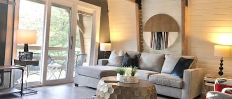Smart TV, chimenea, consola de videojuegos y reproductor de DVD