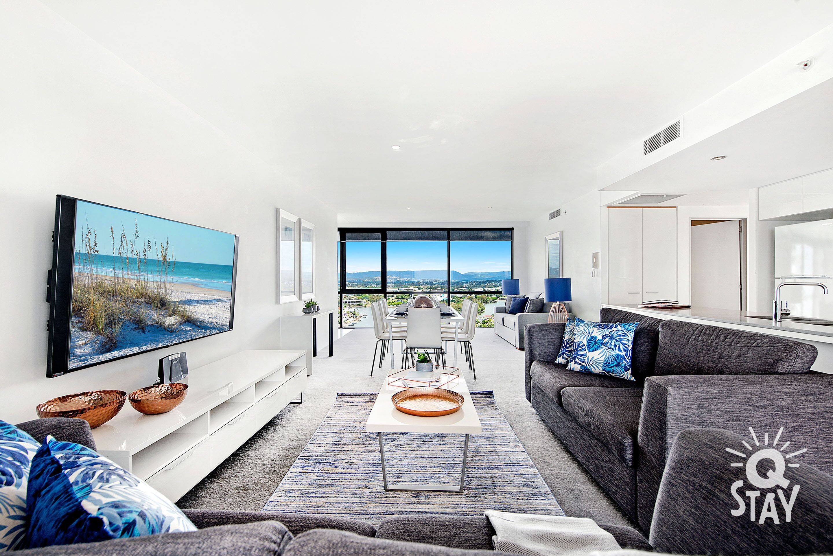 ♦️ Circle on Cavill – 3 Bedroom Ocean View — Q Stay