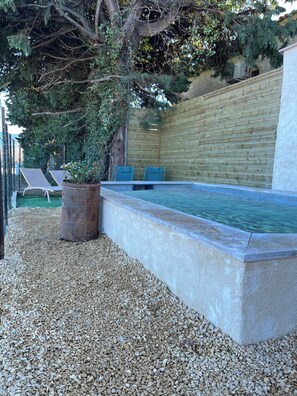 Outdoor pool - House (Sablet)