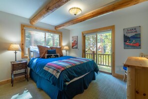 3 bedrooms, desk, iron/ironing board, free WiFi