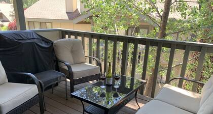 Great Townhome in Big Bear Lake - Walk to Bear Mountain Ski Resort & Golf Course