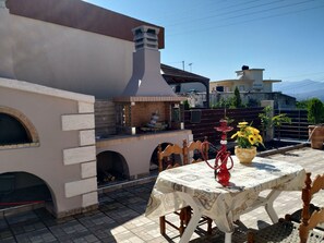 Outdoor dining - Villa Asterousia (Heraklion)
