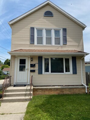 Exterior detail - BEST LOCATION IN SHEBOYGAN!  Steps to beach & marina, walk to historic downtown! (Sheboygan)