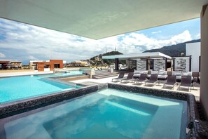 Outdoor pool, an infinity pool