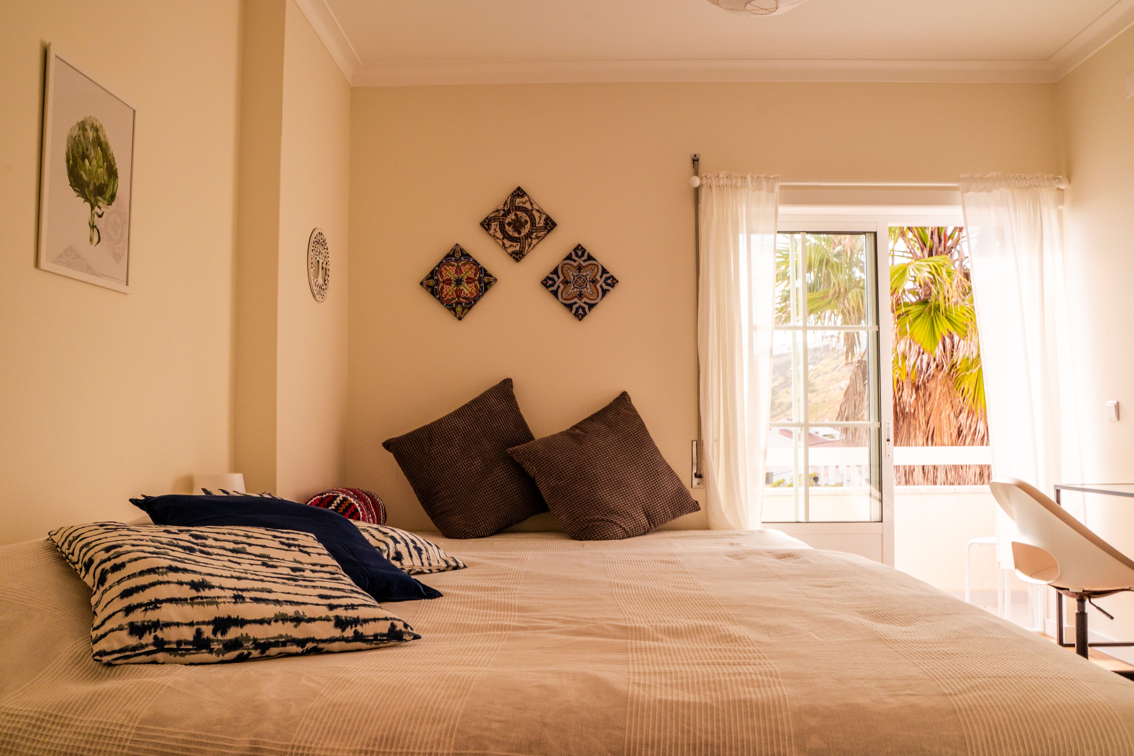 3 soverom, skrivebord, strykejern/-brett og wi-fi (inkludert)