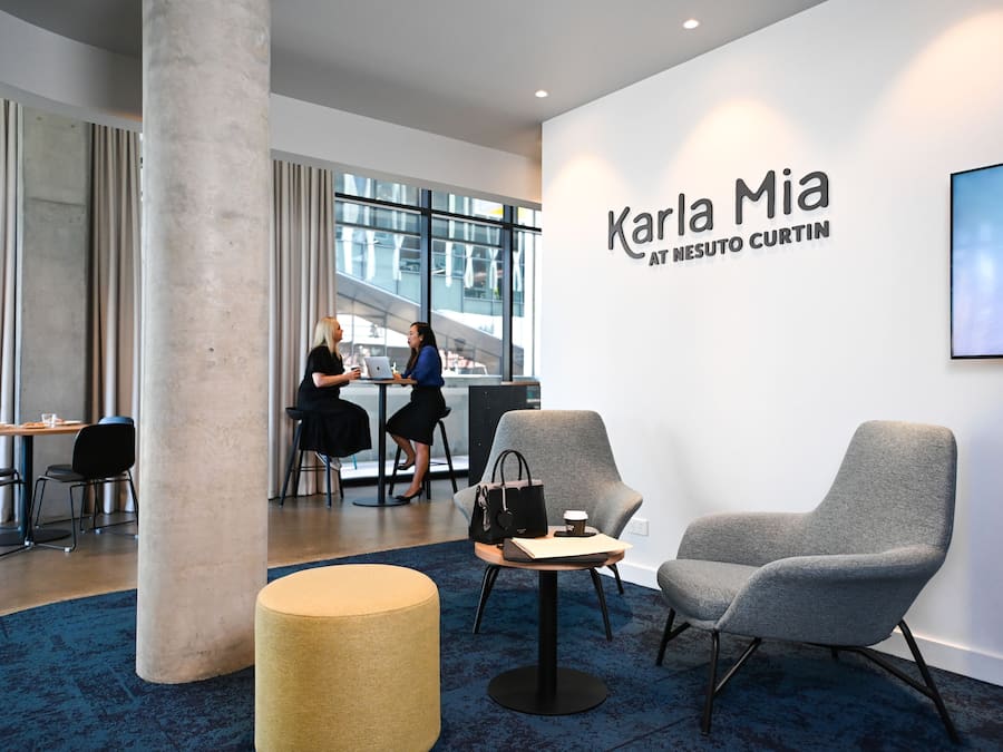 Petit déjeuner buffet (25 AUD par personne)