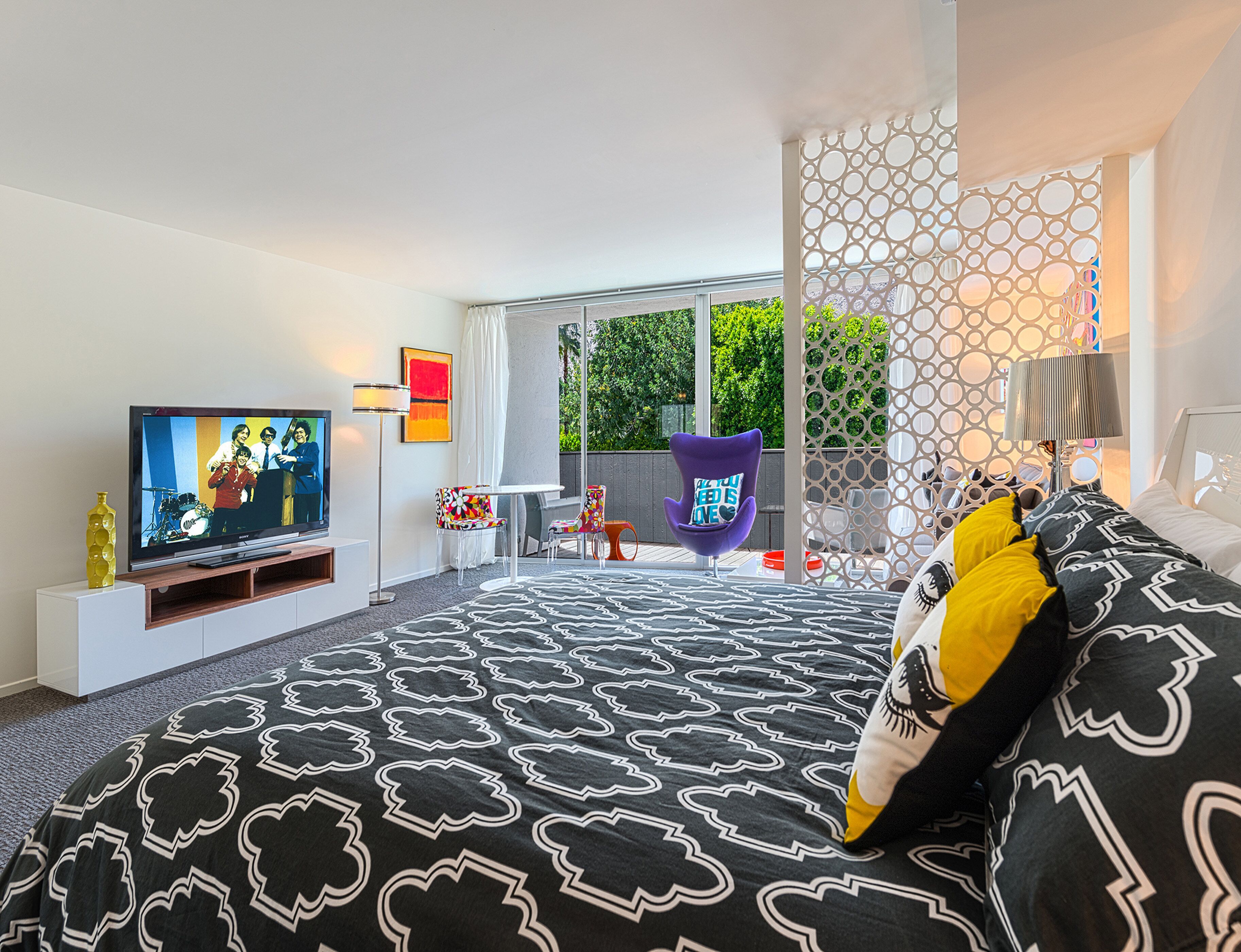 superior studio, 1 king bed | 1 bedroom, premium bedding, pillow-top beds, individually decorated