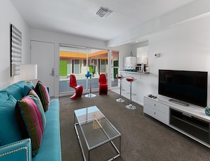 Deluxe Room, 1 King Bed | Premium bedding, pillowtop beds, individually decorated