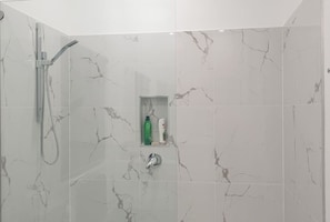 Shower, hair dryer, towels - Sunset Beach House 1770 Level 3 (Seventeen Seventy)