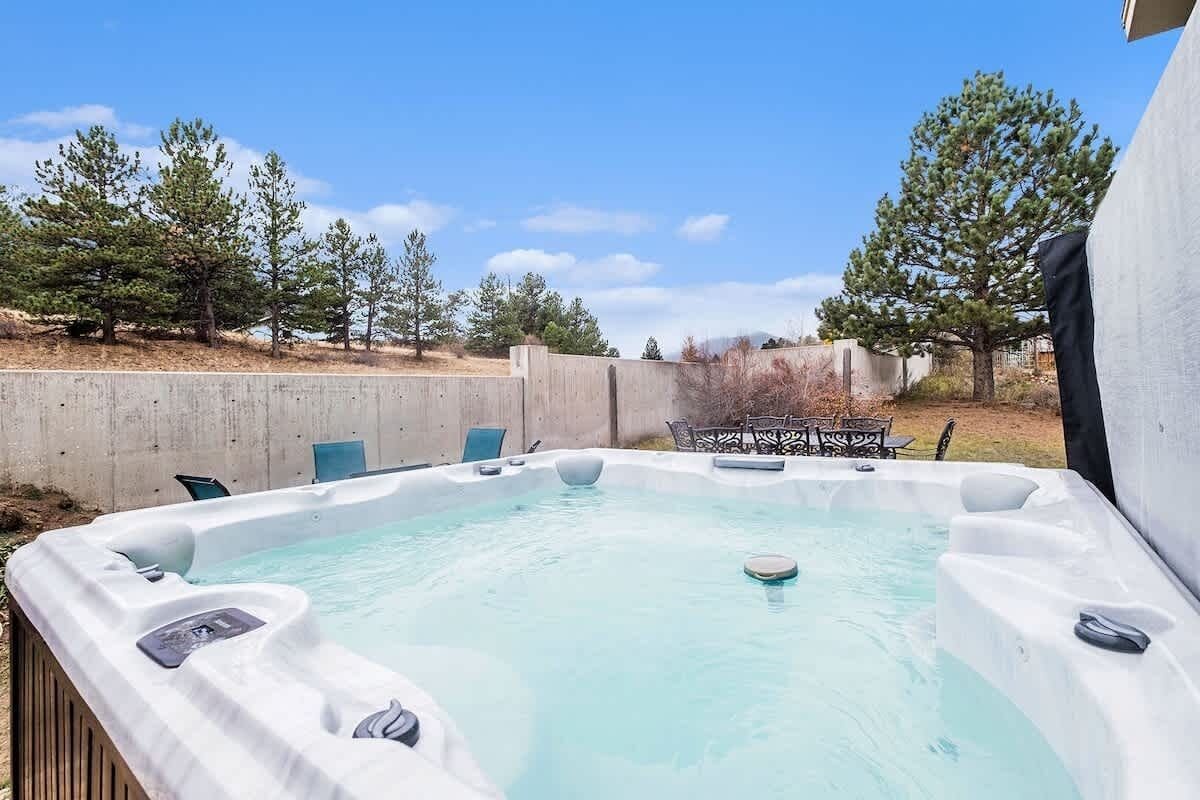Bañera de hidromasaje al aire libre