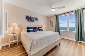 2 bedrooms, iron/ironing board, free WiFi, bed sheets - The Good Life - Ocean Walk (Daytona Beach)