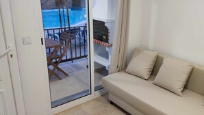 TV - Casa Almeida - Apt. T0 (Vimieiro)