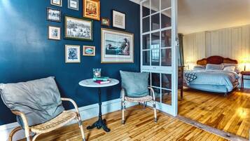 3 bedrooms, desk, free WiFi, bed sheets