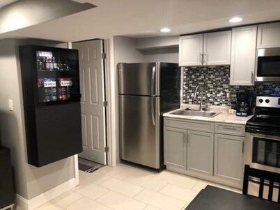 The Bangor D.C., Cozy Basement Apartment w/Kitchen