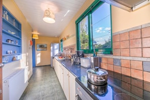 Fridge, oven, stovetop, dishwasher - Villa Revita Kourouta beach, Kourouta, Greece (Kourouta)