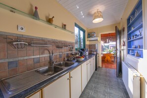 Geladeira, fogão, cooktop, lava-louças