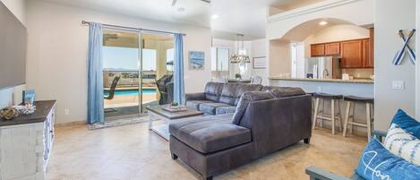 Smart TV, videojuegos, biblioteca musical y videoteca