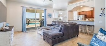 Avalon Oasis with Pool/Spa, 4 Bedrooms, Private Casita, Close to Lake!