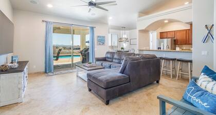 Avalon Oasis with Pool/Spa, 4 Bedrooms, Private Casita, Close to Lake!
