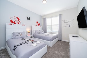 5 bedrooms, iron/ironing board, free WiFi, bed sheets - MO800 Champions Gate 5 Bedroom bathroom 5 Private Pool & Jaccuzi, Free Waterpark (Kissimmee)