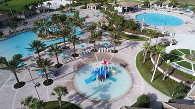 MO800 Champions Gate 5 Bedroom bathroom 5 Private Pool & Jaccuzi, Free Waterpark