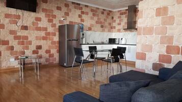 Deluxe Apartment | Living area