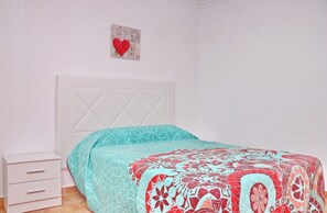 1 Schlafzimmer, Bügeleisen/Bügelbrett, Bettwäsche