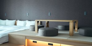 Escrivaninha, cortinas blackout, Wi-Fi de cortesia