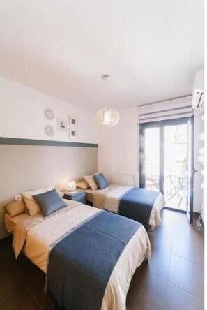 4 soverom, strykejern/-brett, internettilgang og sengetøy