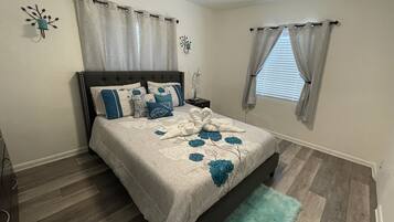 2 bedrooms, iron/ironing board, free WiFi, bed sheets