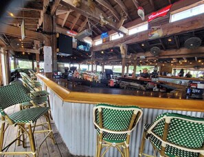 Bar (in der Unterkunft)