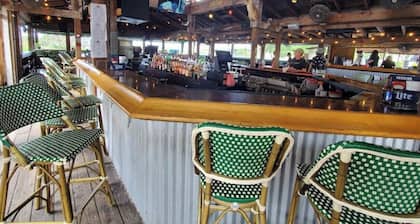 Lovely apartment near Lake Okeechobee and the Marina.