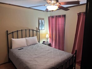 4 chambres, fer et planche à repasser, Wi-Fi gratuit, draps fournis