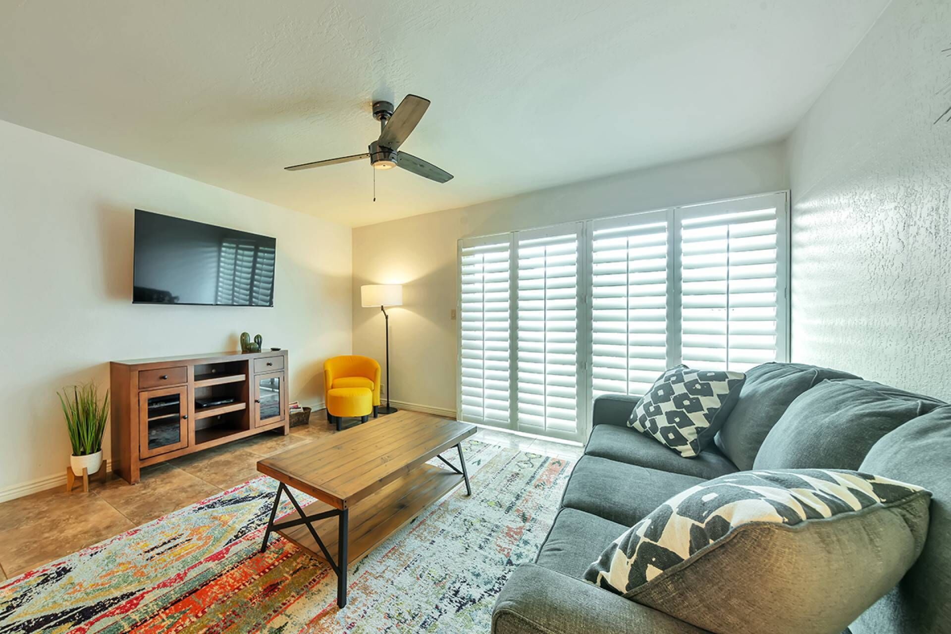 1st Floor Condo, Perfect Location for Shopping, Dining & Golf! WIFI, Heated Pool & BBQ