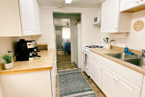 Refrigerador, microondas, horno, placa de cocina