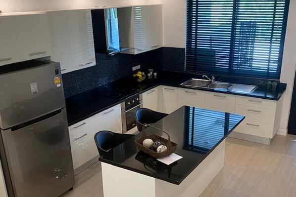 Fridge, microwave, oven, stovetop - 5 STAR LUXURY TOWNHOUSE-HUA HIN (Hua Hin)