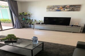 Smart TV - 5 STAR LUXURY TOWNHOUSE-HUA HIN (Hua Hin)
