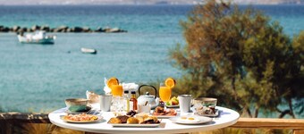 Avgoustos Suites - Adults only