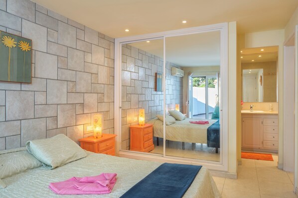 6 dormitorios, tabla de planchar con plancha, wifi gratis y ropa de cama