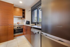 Fridge, microwave, oven, dishwasher