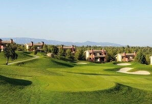 Golf - Holiday Home "Casa en la playa con piscina y port Aventura" with Shared Pool, A/C & Wi-Fi (Mont-roig del Camp)