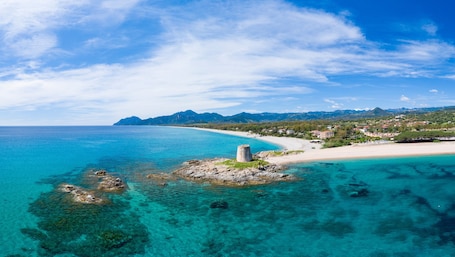 Beach nearby. Apartment Colori della Sardegna in Villa Belvedere close to the Beach