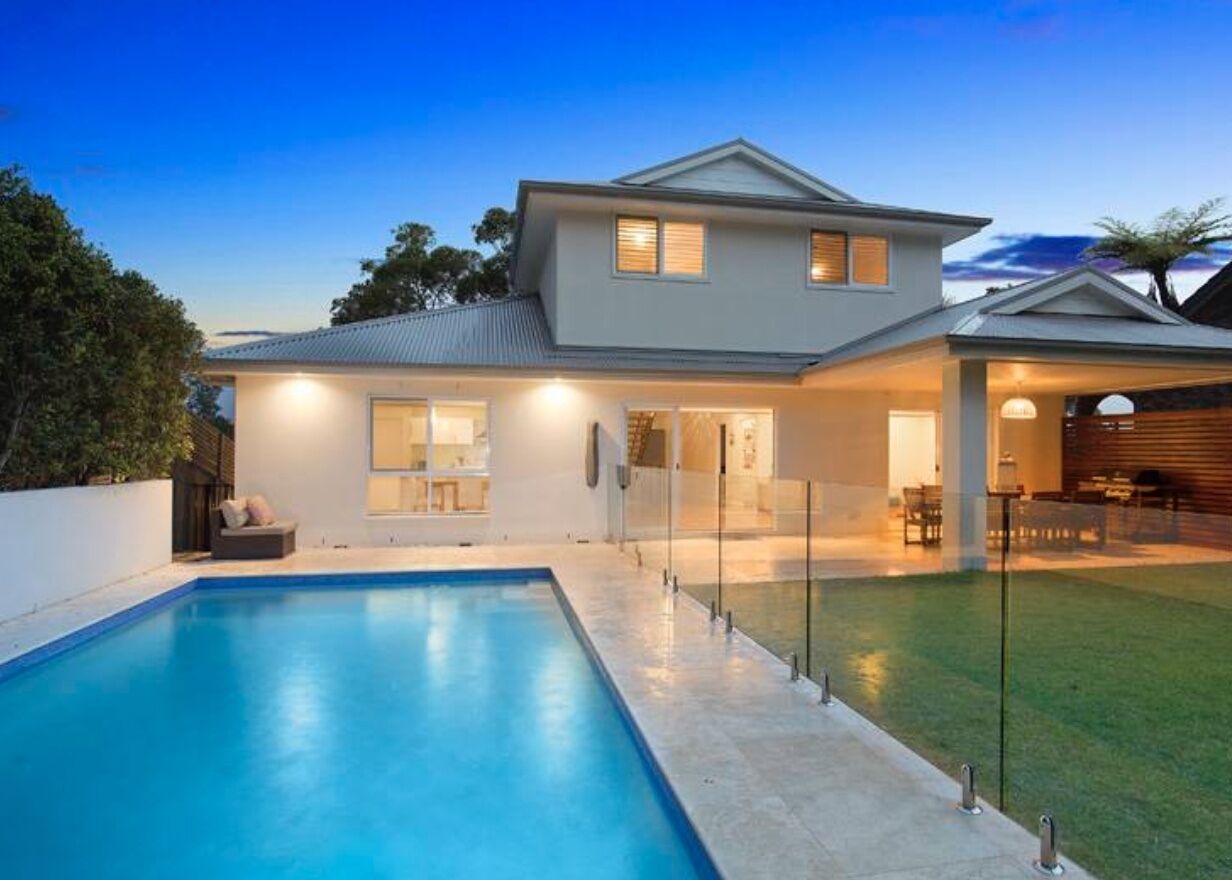 Palm Escapes - Large spacious and sun drenched family home